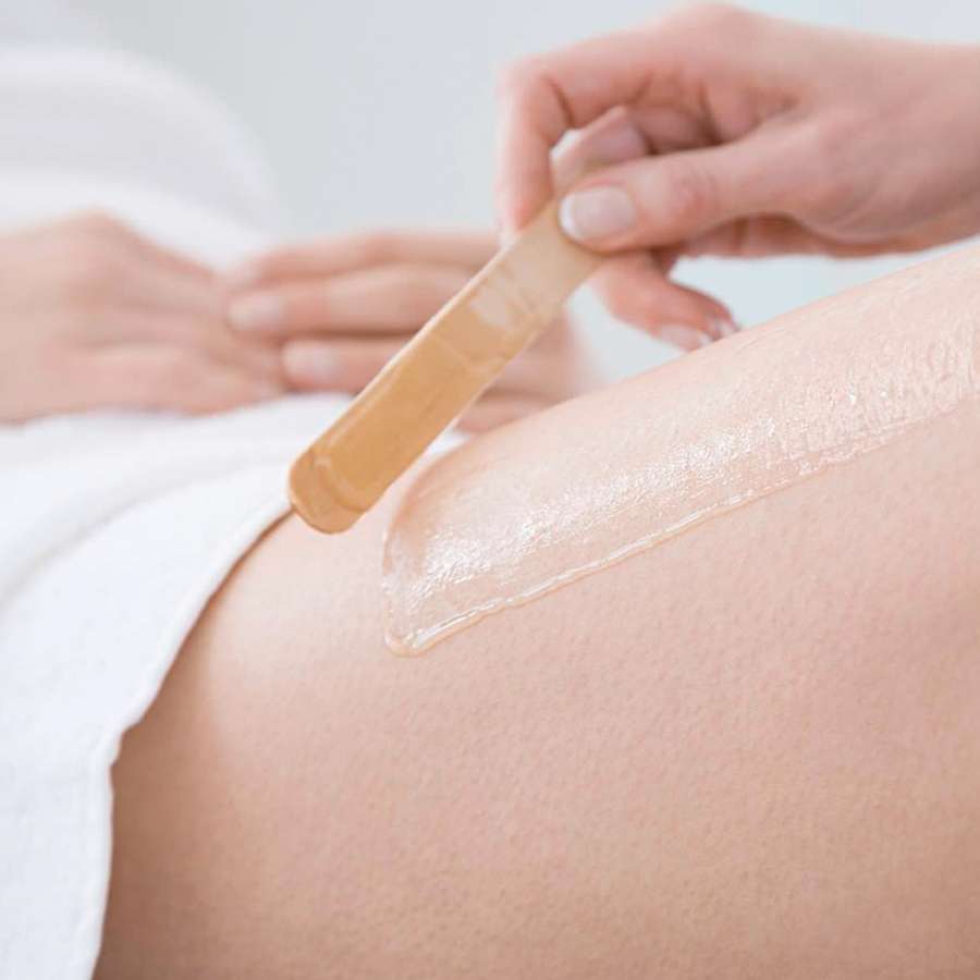 Kosmetikerin, Waxing in Sainte-Maxime